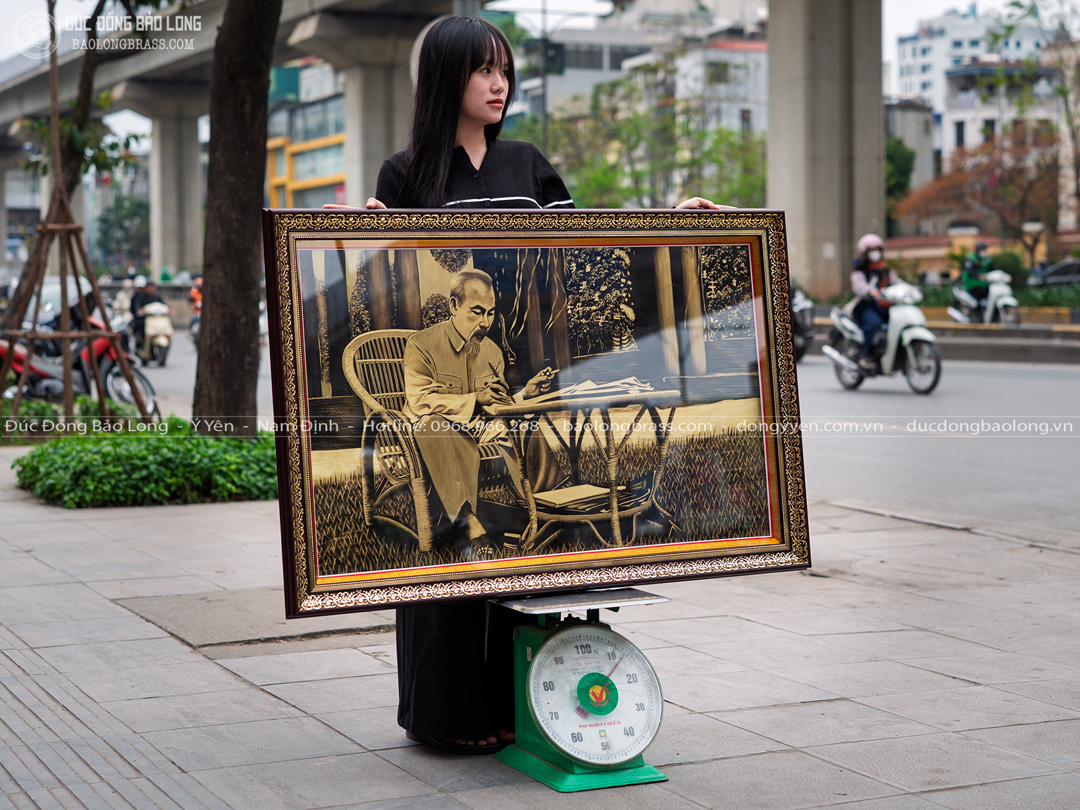 Tranh Khắc Đồng Bác Hồ Ngồi Làm Việc Khung Composite Mẫu Mới Khổ 1m2 x 80cm
