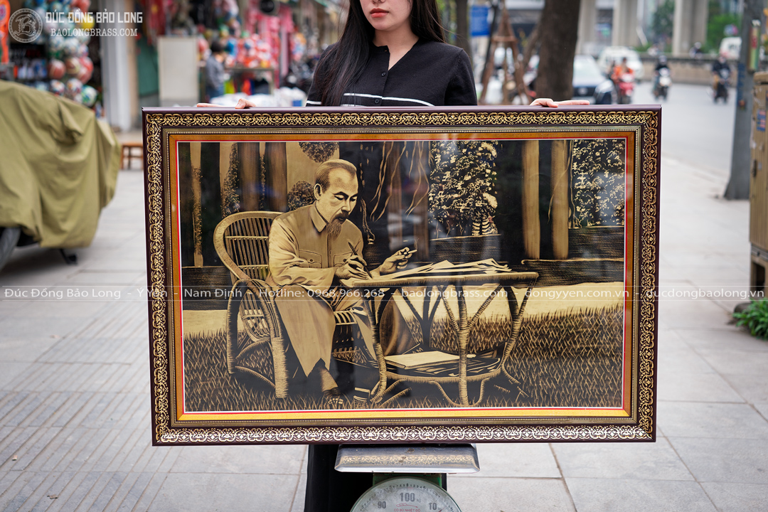 Tranh Khắc Đồng Bác Hồ Ngồi Làm Việc Khung Composite Mẫu Mới Khổ 1m2 x 80cm