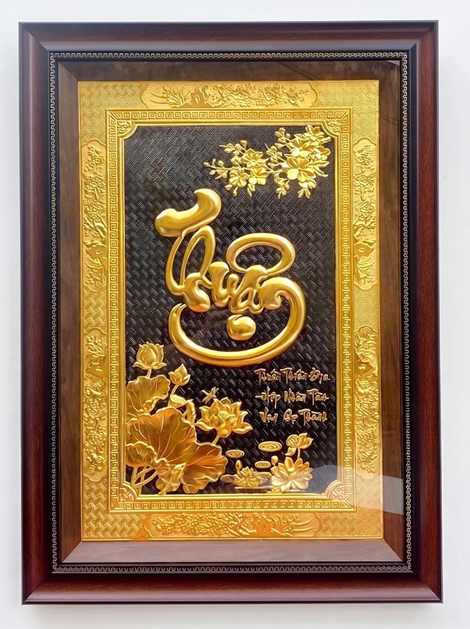 Tranh chữ Thuận sen mai phú quý bằng đồng dát vàng khổ 50x70