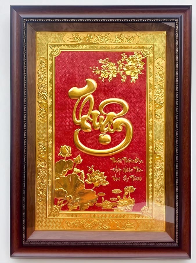 Tranh chữ Thuận sen mai phú quý bằng đồng dát vàng khổ 50x70