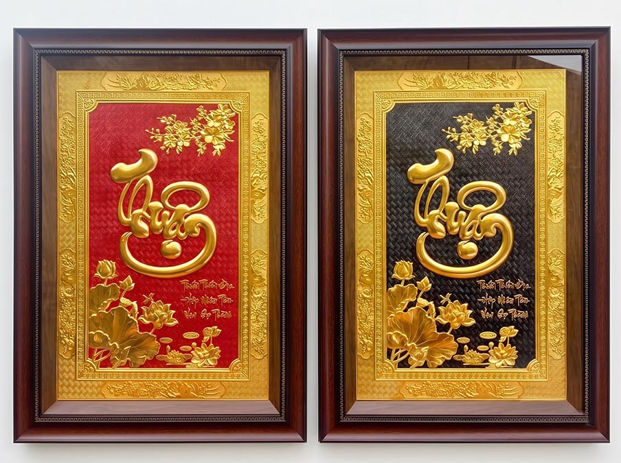 Tranh chữ Thuận sen mai phú quý bằng đồng dát vàng khổ 50x70