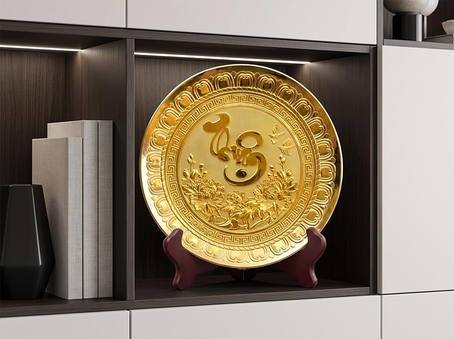 Tranh đĩa chữ Thuận bằng đồng dát vàng đk 25cm
