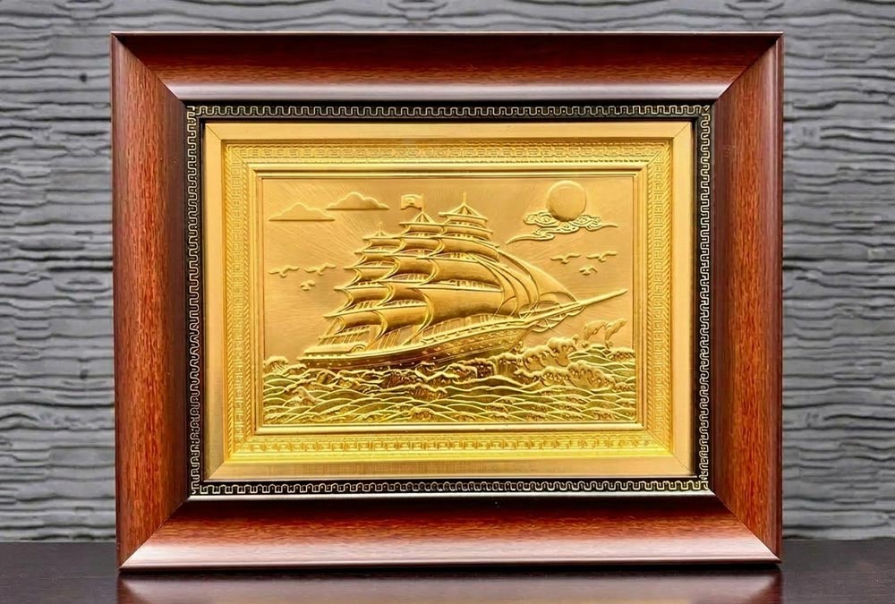  Tranh Thuận Buồm Xuôi Gió Bằng Đồng Dát Vàng khổ 28cm x 35cm