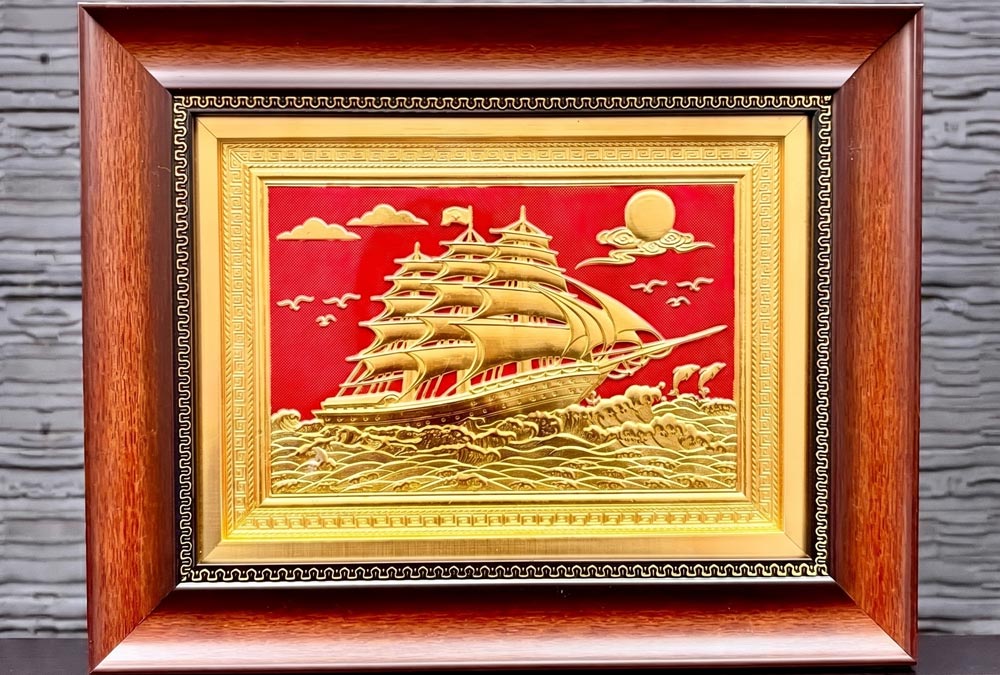  Tranh Thuận Buồm Xuôi Gió Bằng Đồng Dát Vàng khổ 28cm x 35cm