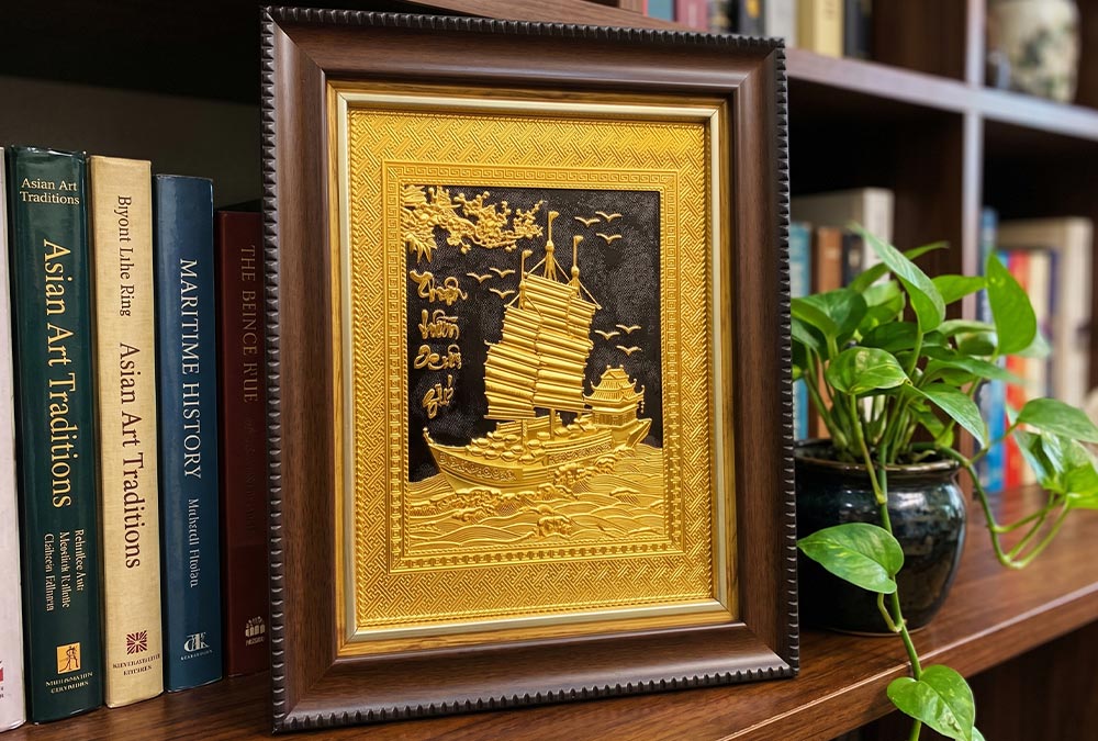 Tranh Thuận Buồm Xuôi Gió Bằng Đồng 28cm x 34cm Khổ Dọc Dát Vàng