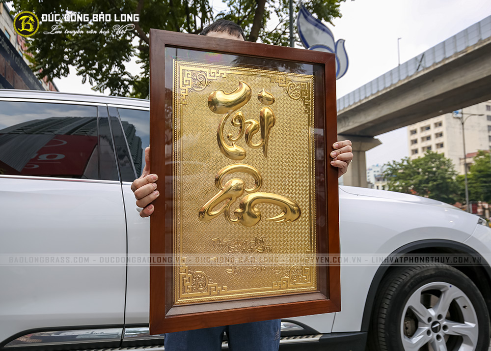 tranh chữ Tri Ân bằng đồng mạ vàng 24k khổ 48cm x 68cm
