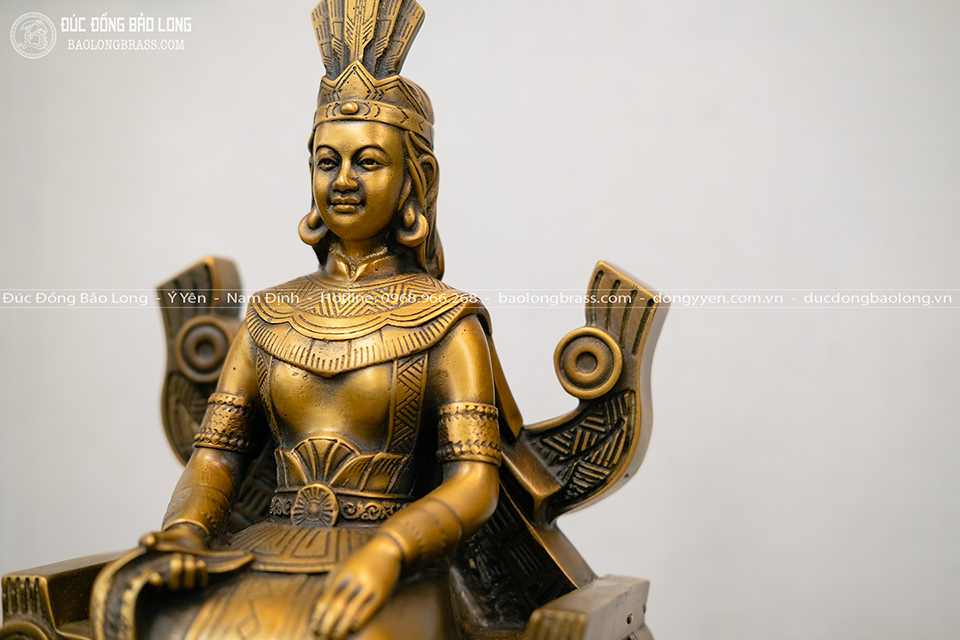 Tượng Tổ Mẫu Âu cơ bằng đồng vàng cao 28cm