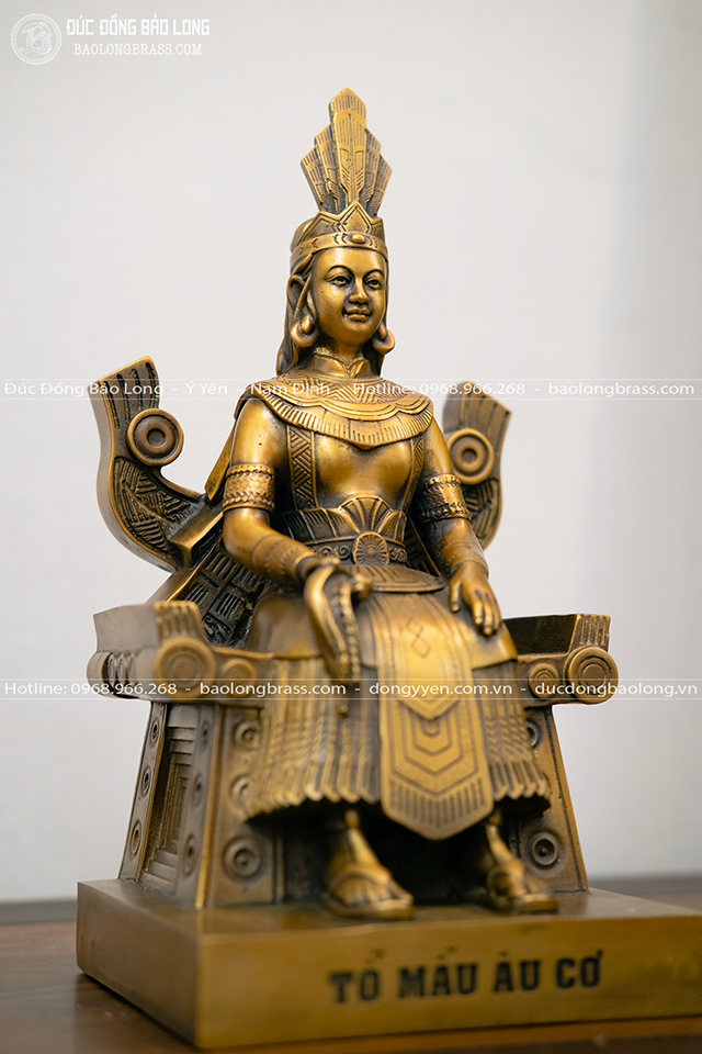 Tượng Tổ Mẫu Âu Cơ bằng đồng vàng cao 28cm