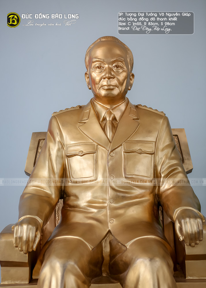 tượng Đại tướng Võ Nguyên Giáp ngồi ghế 1m55