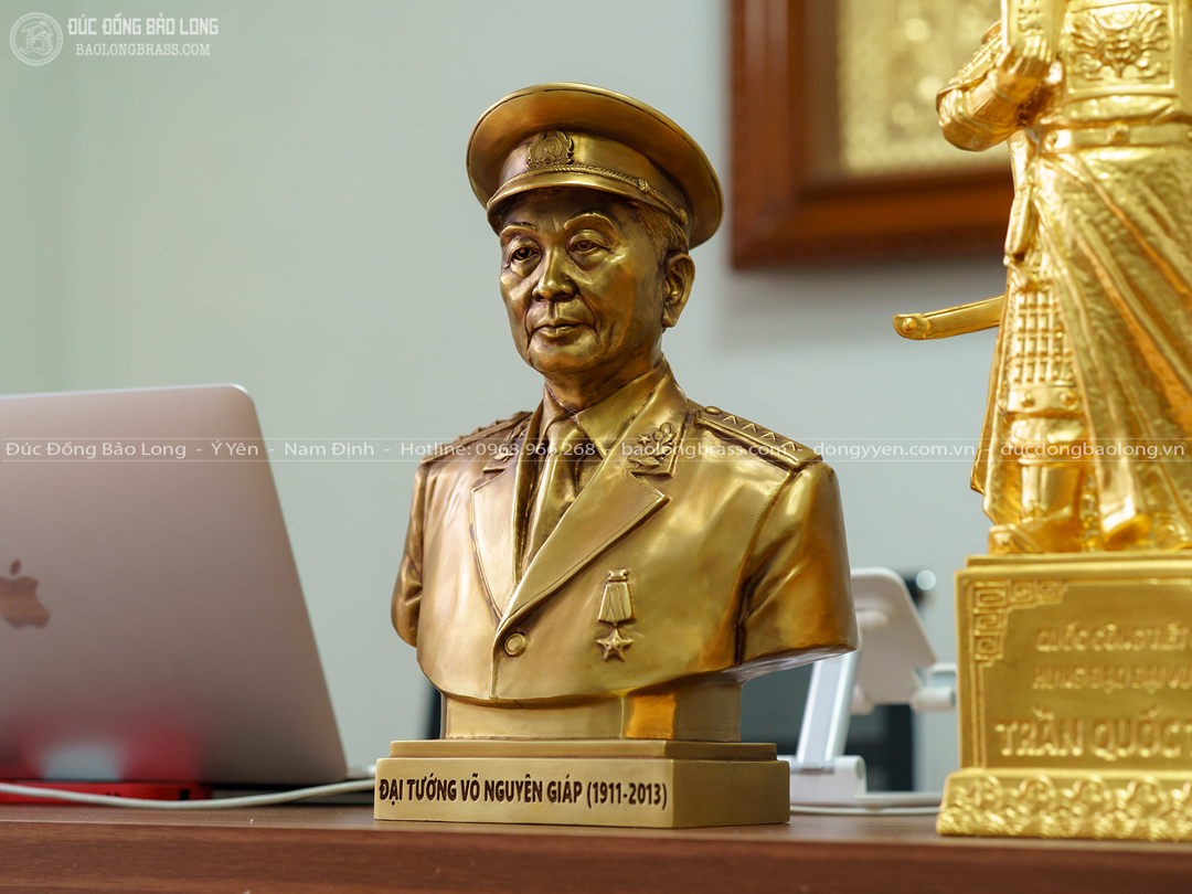 Tượng Đại Tướng Võ Nguyễn Giáp Bằng Đồng Màu Trầm Giả Cổ Cao 30Cm