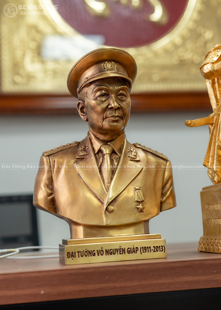 Tượng Đại Tướng Võ Nguyễn Giáp Bằng Đồng Màu Trầm Giả Cổ Cao 30Cm