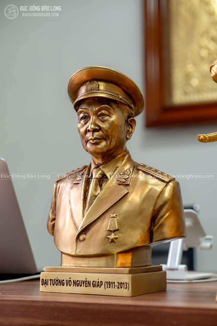 Tượng Đại Tướng Võ Nguyễn Giáp Bằng Đồng Màu Trầm Giả Cổ Cao 30Cm