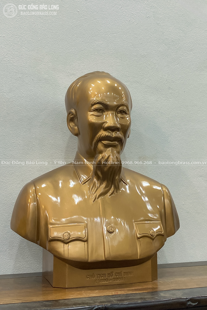 tượng Bác Hồ bán thân bằng đồng đỏ cao 56cm màu mộc