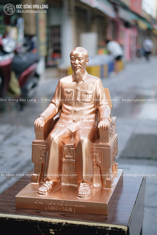 Tượng Bác Hồ ngồi ghế ngai bằng đồng đỏ cao 42cm