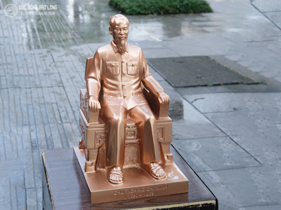 Tượng Bác Hồ Ngồi Ghế Ngai Bằng Đồng Đỏ Cao 42Cm Mới