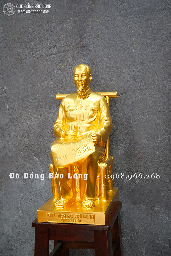 Tượng Bác Hồ Ngồi Đọc Báo Nhân Dân Cao 50cm Dát Vàng