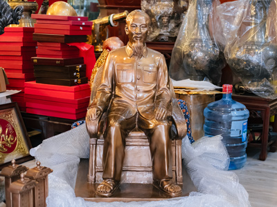 Tượng Bác Hồ Ngồi Ghế Mây Bằng Đồng Đỏ Cao 89Cm