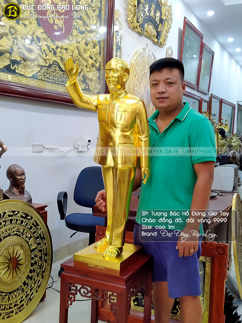 tượng Bác Hồ đứng vẫy tay chào bằng đồng đỏ cao 1m dát vàng 9999