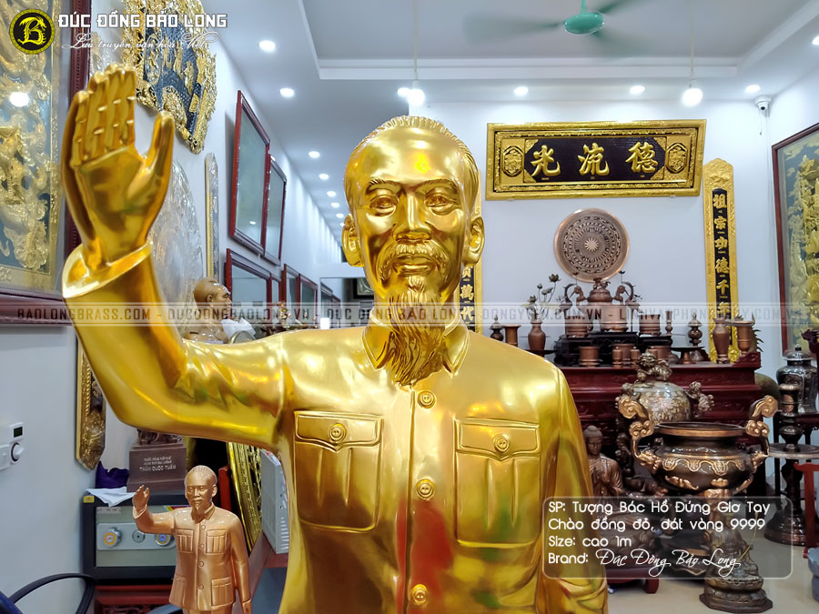 Tượng Bác Hồ Đứng Vẫy Tay Chào Bằng Đồng Đỏ Cao 1m Dát Vàng 5 tượng Bác Hồ đứng vẫy tay chào bằng đồng đỏ cao 1m dát vàng 9999
