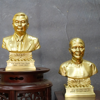 Tượng Chân Dung Cụ Ông Cụ Bà Bằng Đồng Vàng Cao 30cm