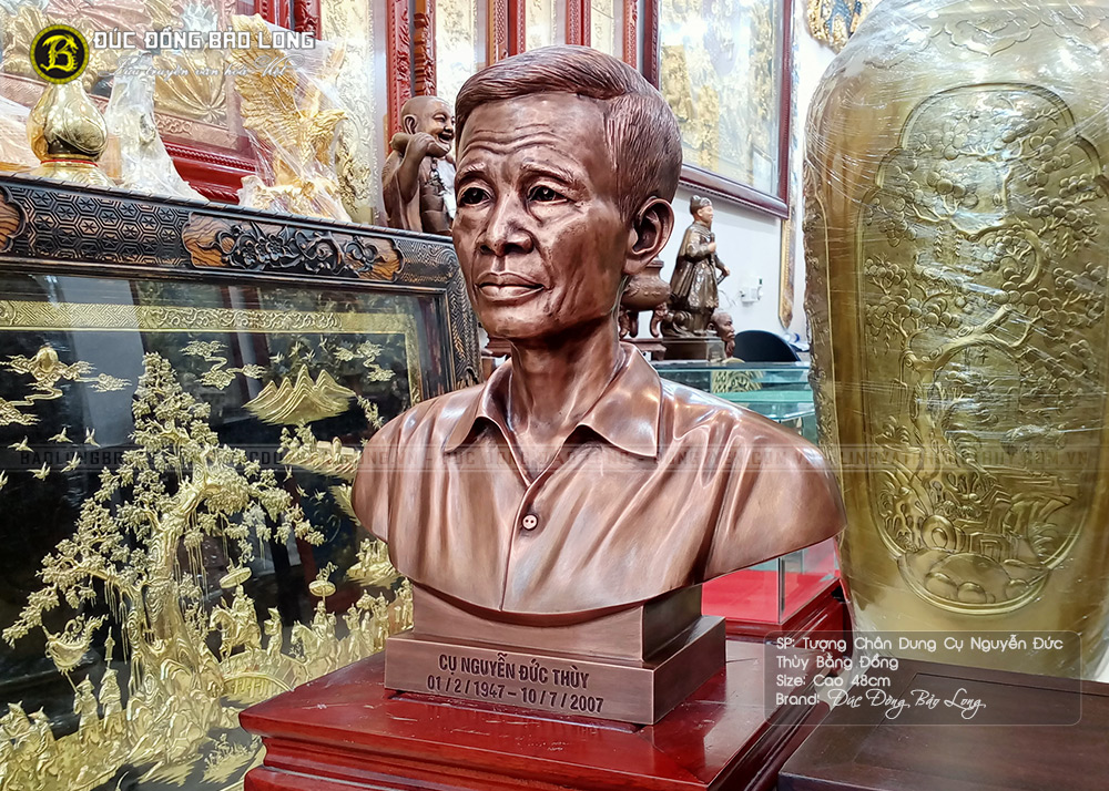 tuong chan dung cu nguyen duc thuy bang dong cao 48cm 10