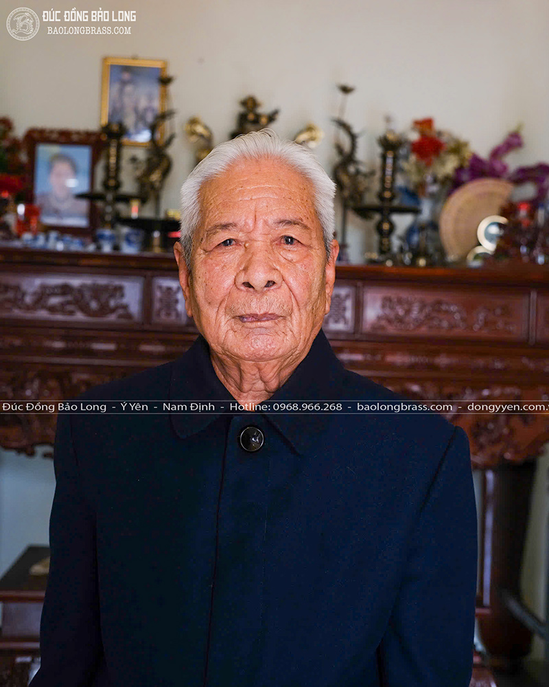 đúc tượng chân dung 3 cụ ông, cụ bà bằng đồng đỏ cao 48cm