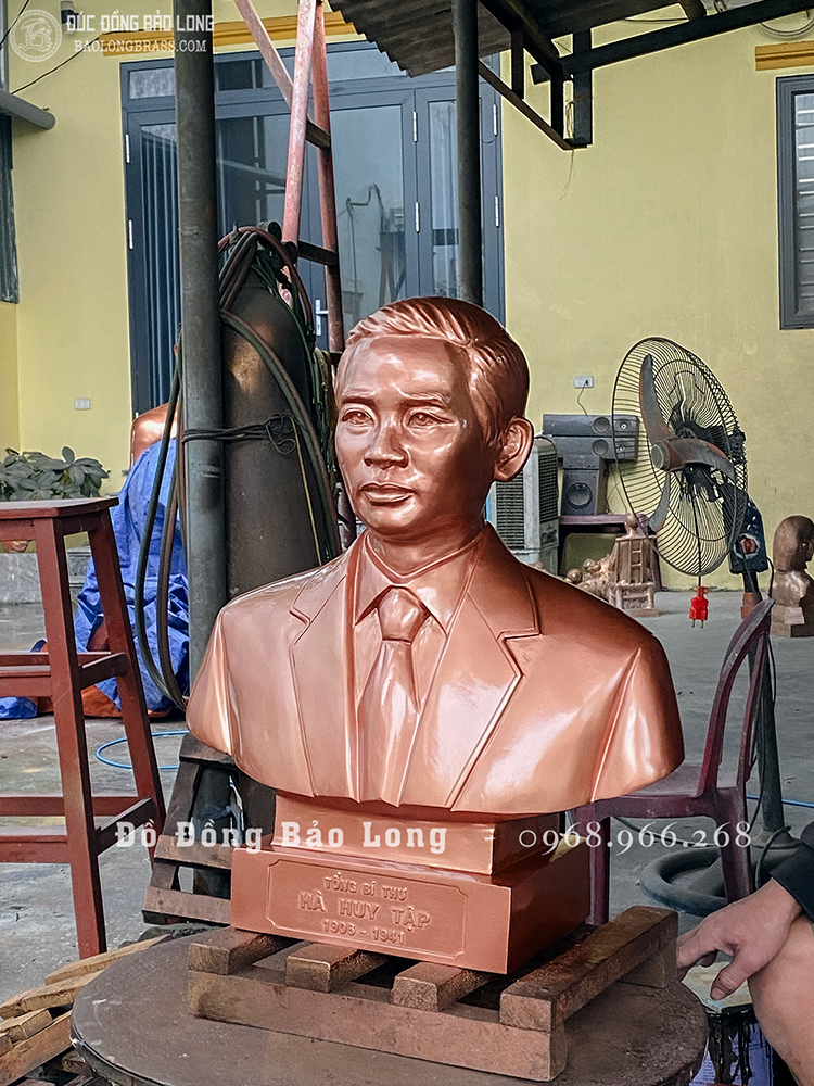 Tượng Chân Dung Hà Huy Tập Bằng Đồng Đỏ Cao 61Cm