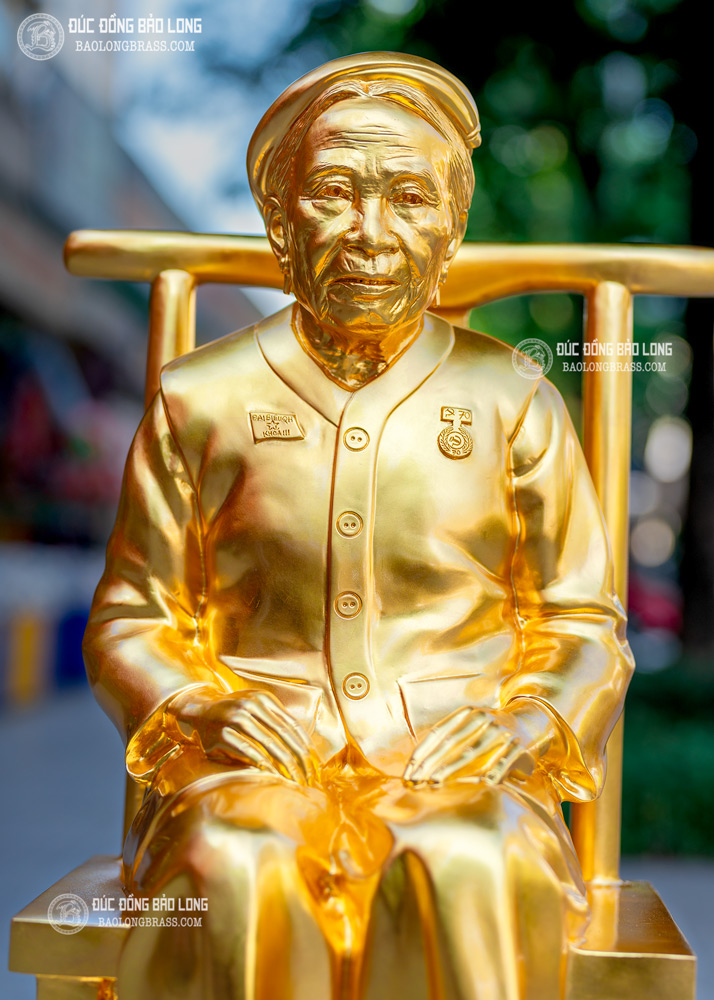 tượng Chân Dung cụ bà ngồi ghế 86cm Dát vàng