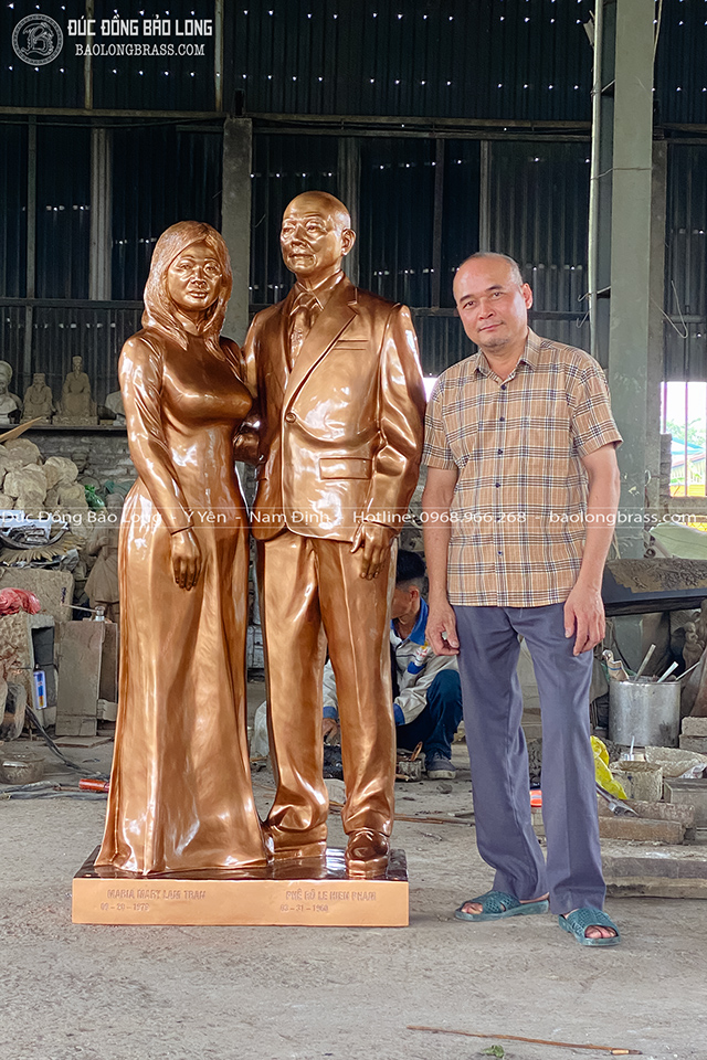 Tượng Chân Dung Toàn Thân Tỷ Lệ 1:1 Cao 1m85 Bằng Đồng Đỏ