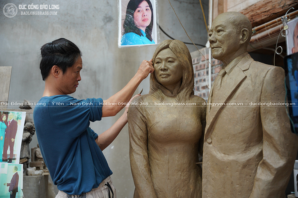Đúc Tượng Chân Dung Toàn Thân Tỷ Lệ 1:1 Bằng Đồng Đỏ Cao 1m85