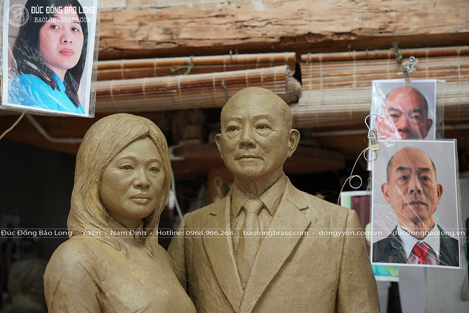 Đúc Tượng Chân Dung Toàn Thân Tỷ Lệ 1:1 Bằng Đồng Đỏ Cao 1m85