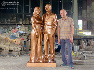 Đúc Tượng Chân Dung Toàn Thân Tỷ Lệ 1:1 Bằng Đồng Đỏ Cao 1m85