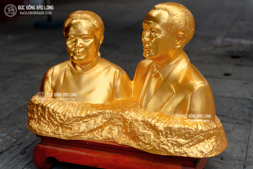 tượng Chân Dung đôi ông bà 48cm bằng đồng Dát vàng