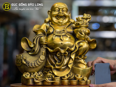 Tượng Phật Di Lặc Cầm Bị Tiền Bằng Đồng Vàng Cao 30cm