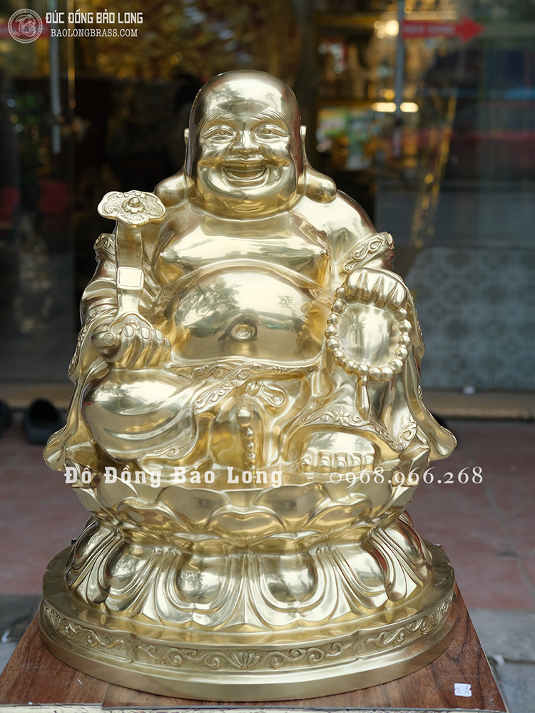 Tượng Di Lặc ngồi cầm gậy Như Ý bằng đồng vàng catut cao 48cm