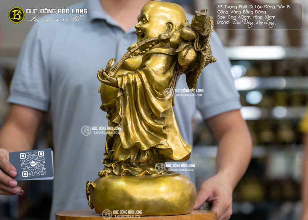 tượng phật di lặc đứng trên bị cõng vàng