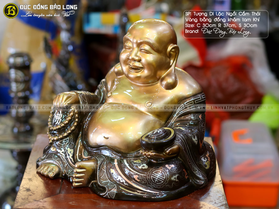 Tượng Phật Di Lặc Ngồi Cầm Thỏi Vàng Bằng Đồng 30cm Khảm Tam Khí