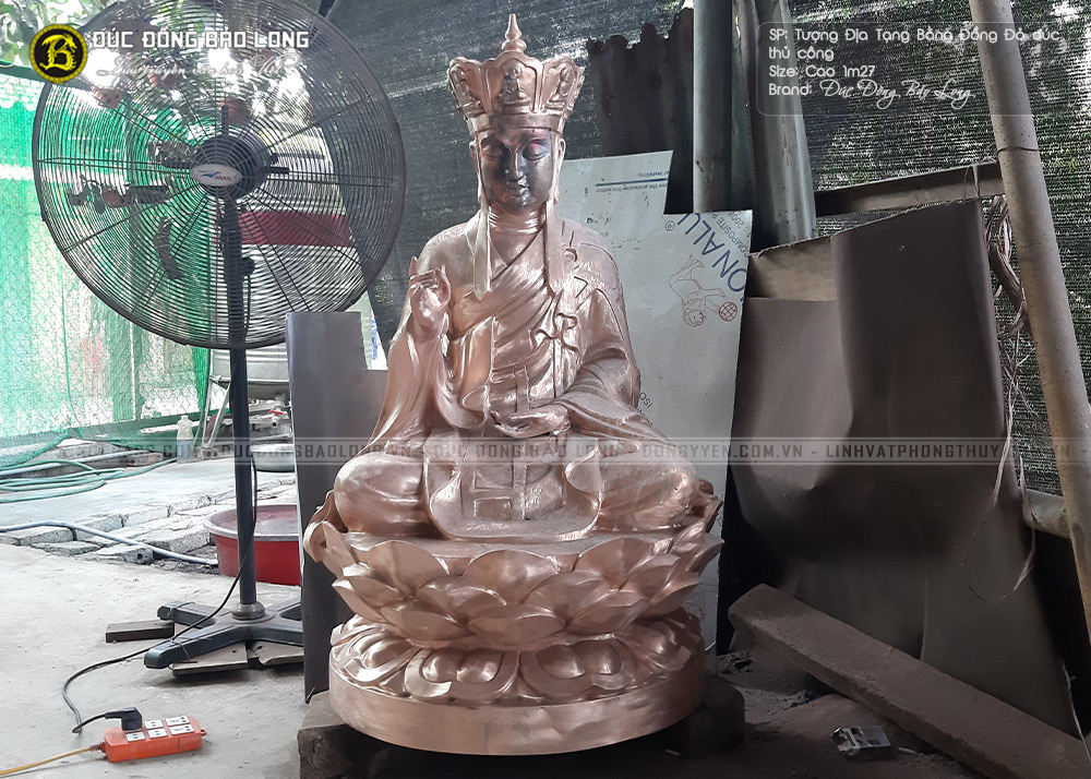 Tượng Địa Tạng Vương Bồ Tát Bằng Đồng Đỏ Cao 1m27 4 Tượng Địa Tạng Vương Bồ Tát bằng đồng đỏ màu nhũ vàng cao 1m27