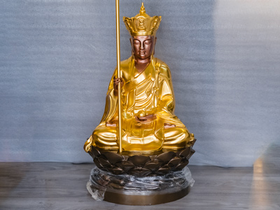 Tượng Địa Tạng Vương Bồ Tát Bằng Đồng Dát Vàng 9999 Cao 69Cm