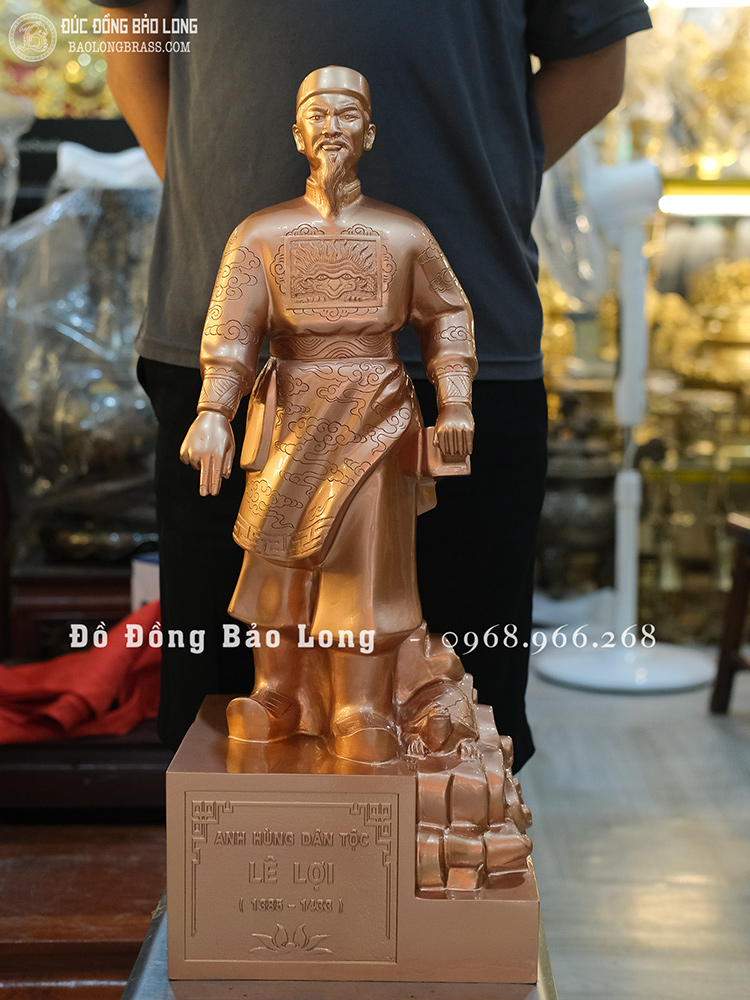 Tượng Lê Lợi bằng đồng đỏ cao 69cm