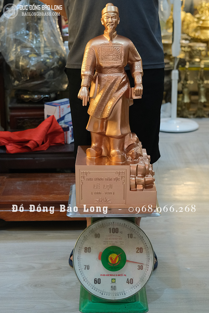 Tượng Lê Lợi bằng đồng đỏ cao 69cm