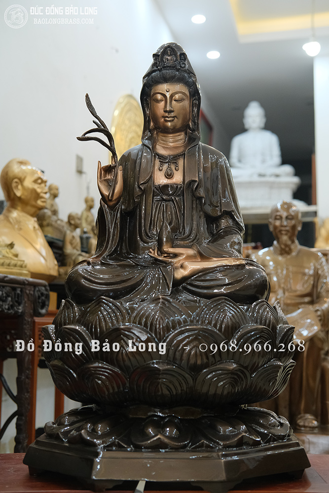 Tượng đồng Quan Âm Bồ Tát ngồi đài sen màu trầm cổ cao 81cm