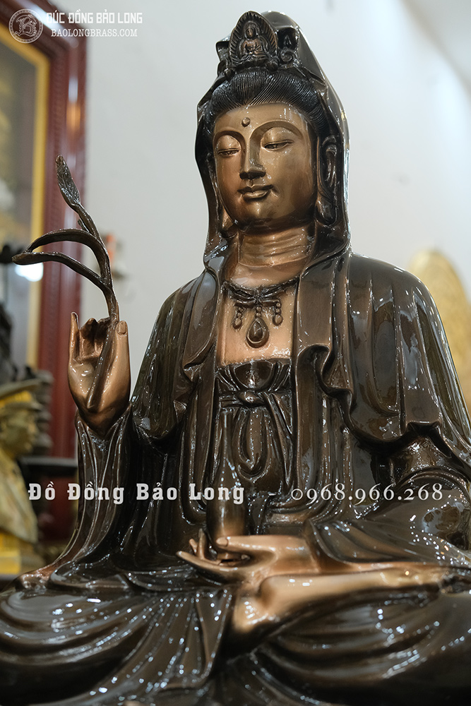 Tượng đồng Quan Âm Bồ Tát ngồi đài sen màu trầm cổ cao 81cm