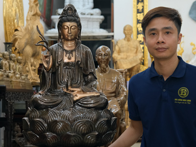 Tượng Quan Âm Bồ Tát Ngồi Đài Sen Bằng Đồng Đỏ Màu Trầm Cổ Cao 81Cm