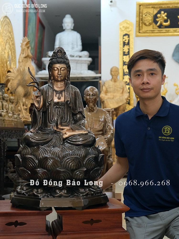 Tượng đồng Quan Âm Bồ Tát ngồi đài sen màu trầm cổ cao 81cm