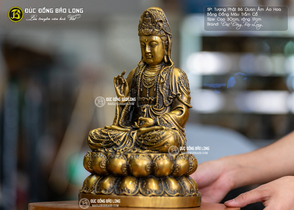 Tượng Phật Bà Quan Âm Áo Hoa Bằng Đồng 30cm Màu Trầm Cổ