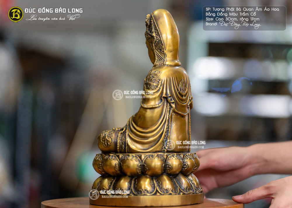 tượng Phật Bà Quan Âm áo hoa bằng đồng 30cm màu trầm cổ