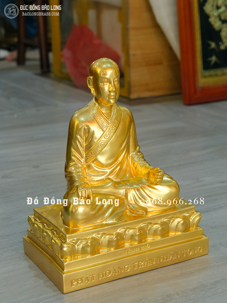 Tượng Phật Hoàng Trần Nhân Tông bằng đồng dát vàng 24K cao 28cm