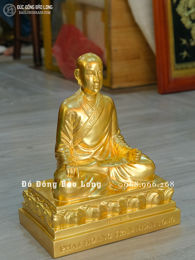 Tượng Phật Hoàng Trần Nhân Tông bằng đồng dát vàng 24K cao 28cm