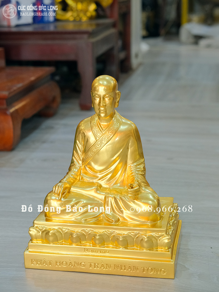 Tượng Phật Hoàng Trần Nhân Tông bằng đồng dát vàng 24K cao 28cm